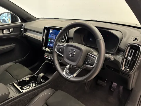 RE25KLV Volvo XC40 2.0 B4P Plus Black Edition 5dr Auto Thumbnail #22