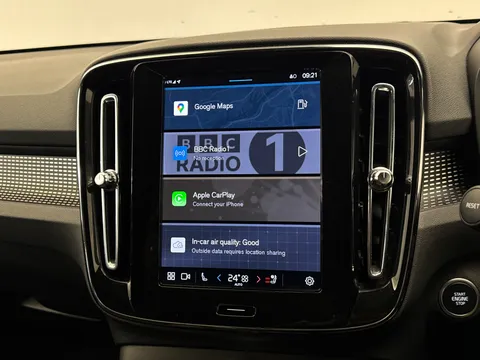 RE25KLV Volvo XC40 2.0 B4P Plus Black Edition 5dr Auto Thumbnail #25