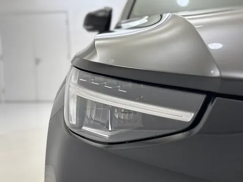 RE25KLV Volvo XC40 2.0 B4P Plus Black Edition 5dr Auto Thumbnail #34