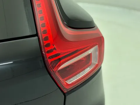 RE25KLV Volvo XC40 2.0 B4P Plus Black Edition 5dr Auto Thumbnail #35