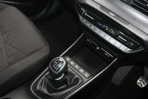 DU22BBJ Hyundai Bayon 1.0 TGDi [120] 48V MHEV Premium 5dr Thumbnail #22