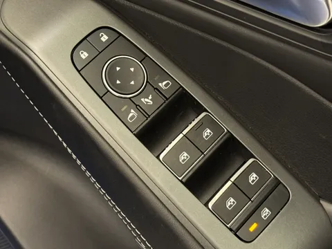 OE74FGX Nissan Qashqai 1.3 DiG-T MH 158 N-Connecta 5dr Thumbnail #20