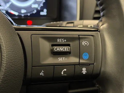 OE74FGX Nissan Qashqai 1.3 DiG-T MH 158 N-Connecta 5dr Thumbnail #25