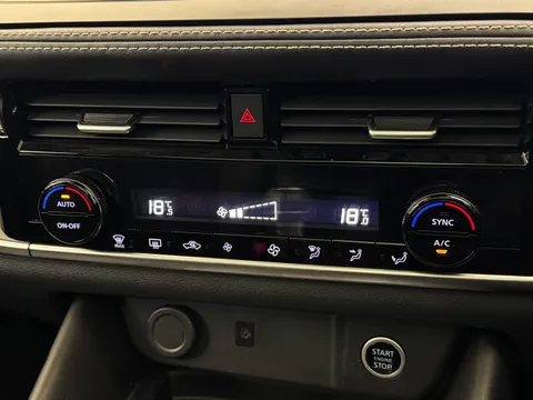 OE74FGX Nissan Qashqai 1.3 DiG-T MH 158 N-Connecta 5dr Thumbnail #27