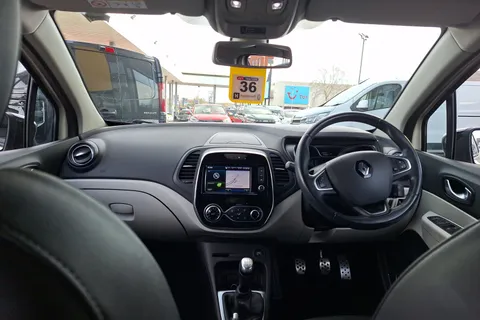 BN68EBA Renault Captur 0.9 TCE 90 GT Line 5dr Thumbnail #3