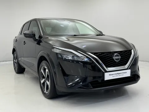 DS72PXT Nissan Qashqai 1.3 DiG-T MH N-Connecta 5dr Thumbnail #2