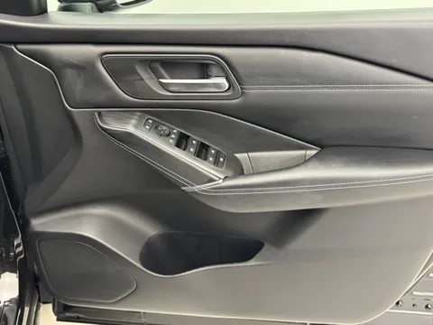 DS72PXT Nissan Qashqai 1.3 DiG-T MH N-Connecta 5dr Thumbnail #19