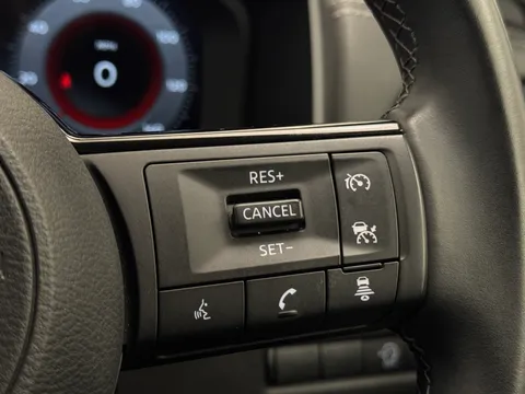 DS72PXT Nissan Qashqai 1.3 DiG-T MH N-Connecta 5dr Thumbnail #23