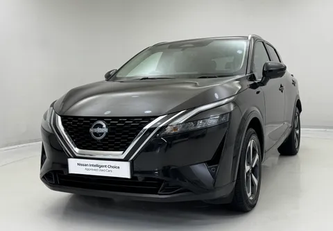 YC72VFH Nissan Qashqai 1.3 DiG-T MH N-Connecta [Glass Roof] 5dr Thumbnail #4