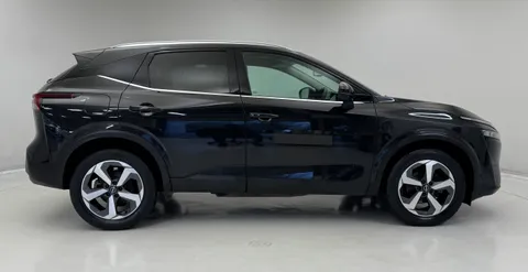 YC72VFH Nissan Qashqai 1.3 DiG-T MH N-Connecta [Glass Roof] 5dr Thumbnail #10