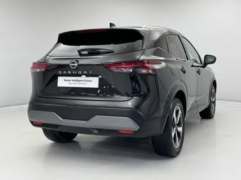 YC72VFH Nissan Qashqai 1.3 DiG-T MH N-Connecta [Glass Roof] 5dr Thumbnail #6