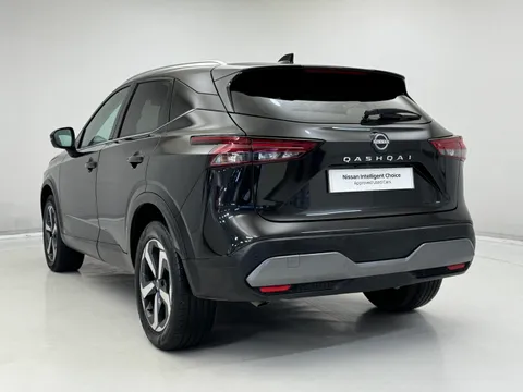 YC72VFH Nissan Qashqai 1.3 DiG-T MH N-Connecta [Glass Roof] 5dr Thumbnail #8