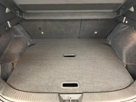 YC72VFH Nissan Qashqai 1.3 DiG-T MH N-Connecta [Glass Roof] 5dr Thumbnail #9