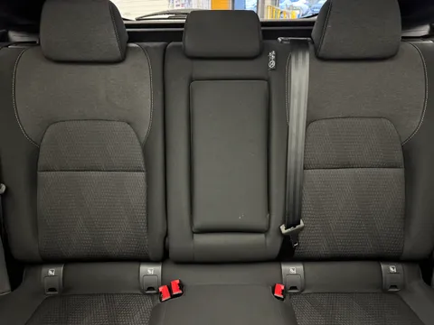 YC72VFH Nissan Qashqai 1.3 DiG-T MH N-Connecta [Glass Roof] 5dr Thumbnail #17