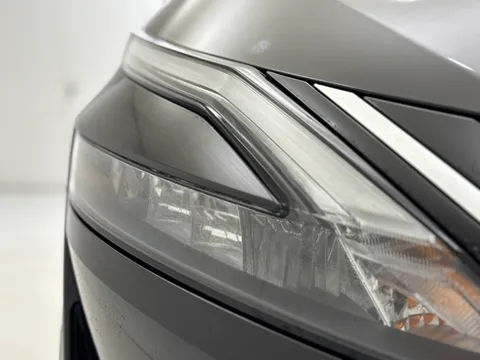 YC72VFH Nissan Qashqai 1.3 DiG-T MH N-Connecta [Glass Roof] 5dr Thumbnail #32