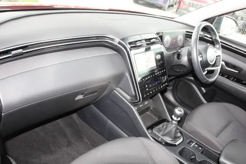 EF22UWM Hyundai Tucson 1.6 TGDi SE Connect 5dr 2WD Thumbnail #9