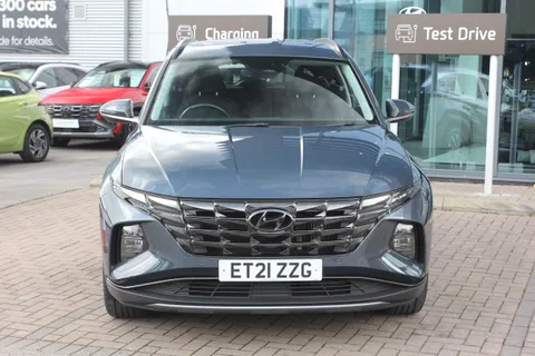 ET21ZZG Hyundai Tucson 1.6 TGDi Premium 5dr 2WD Thumbnail #3