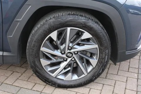 ET21ZZG Hyundai Tucson 1.6 TGDi Premium 5dr 2WD Thumbnail #6