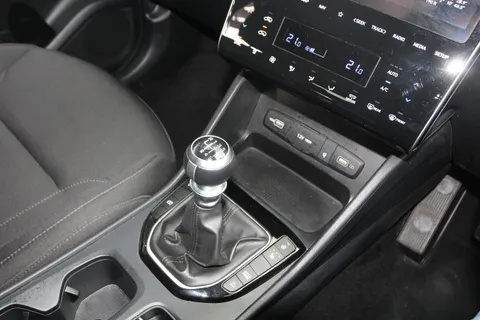 ET21ZZG Hyundai Tucson 1.6 TGDi Premium 5dr 2WD Thumbnail #23