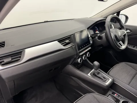 DY73NPC Renault Captur 1.6 E-Tech full hybrid 145 Techno 5dr Auto Thumbnail #12