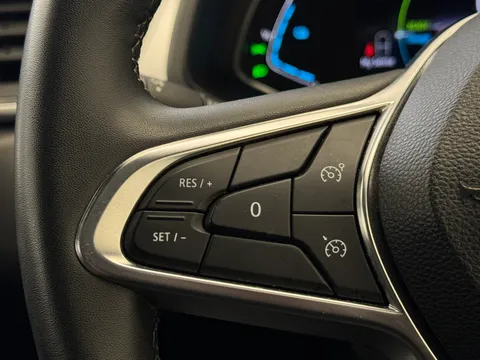 DY73NPC Renault Captur 1.6 E-Tech full hybrid 145 Techno 5dr Auto Thumbnail #21