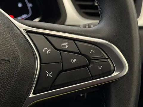 DY73NPC Renault Captur 1.6 E-Tech full hybrid 145 Techno 5dr Auto Thumbnail #22