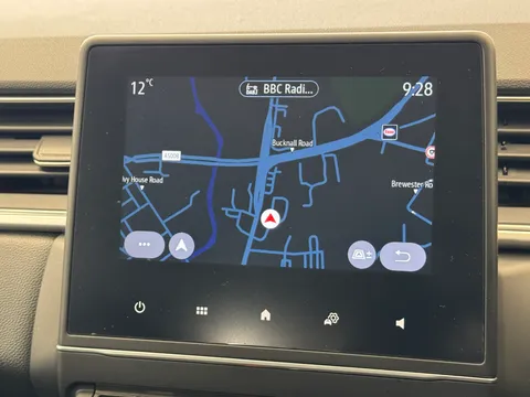 DY73NPC Renault Captur 1.6 E-Tech full hybrid 145 Techno 5dr Auto Thumbnail #24