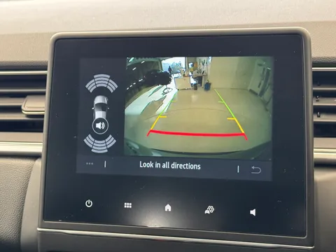 DY73NPC Renault Captur 1.6 E-Tech full hybrid 145 Techno 5dr Auto Thumbnail #25