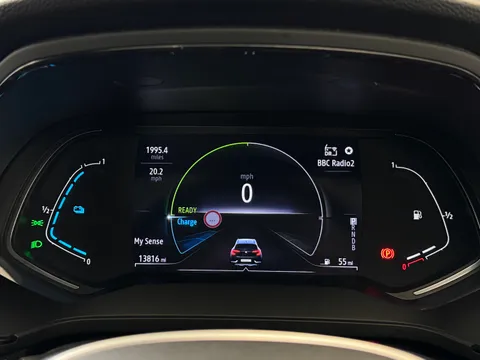 DY73NPC Renault Captur 1.6 E-Tech full hybrid 145 Techno 5dr Auto Thumbnail #28