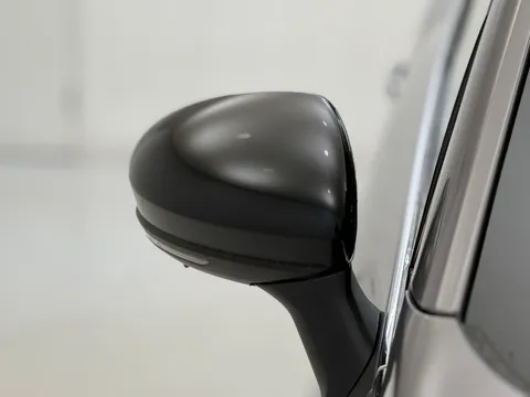 DY73NPC Renault Captur 1.6 E-Tech full hybrid 145 Techno 5dr Auto Thumbnail #30