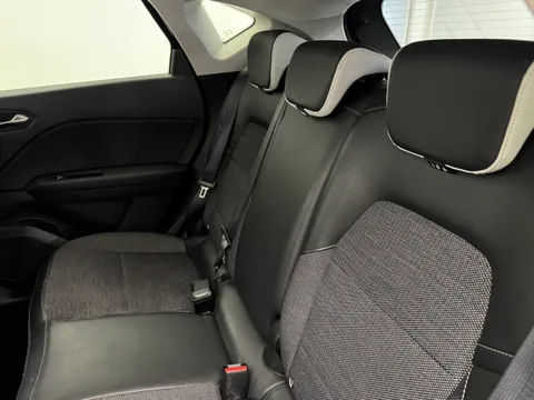 HN24GSU Renault Captur 1.0 TCE 90 Techno 5dr Thumbnail #10