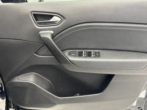 HN24GSU Renault Captur 1.0 TCE 90 Techno 5dr Thumbnail #17