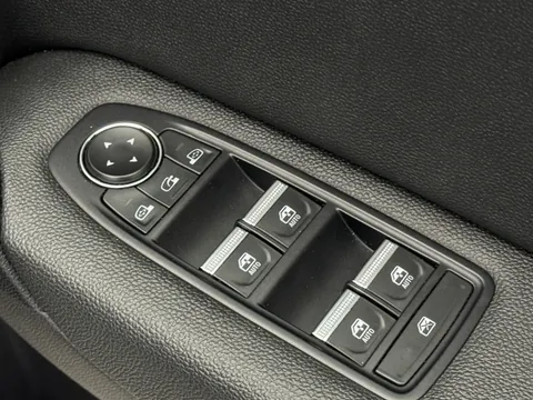 HN24GSU Renault Captur 1.0 TCE 90 Techno 5dr Thumbnail #18