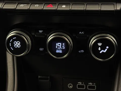 HN24GSU Renault Captur 1.0 TCE 90 Techno 5dr Thumbnail #26