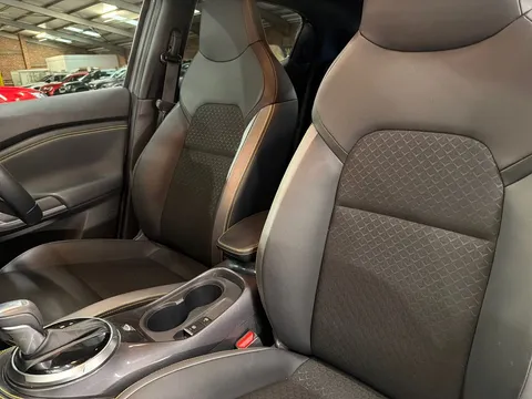 DF22GSU Nissan Juke 1.0 DiG-T 114 Kiiro 5dr DCT Thumbnail #17