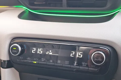 KS71WBG Toyota Yaris 1.5 Hybrid Excel 5dr CVT Thumbnail #17