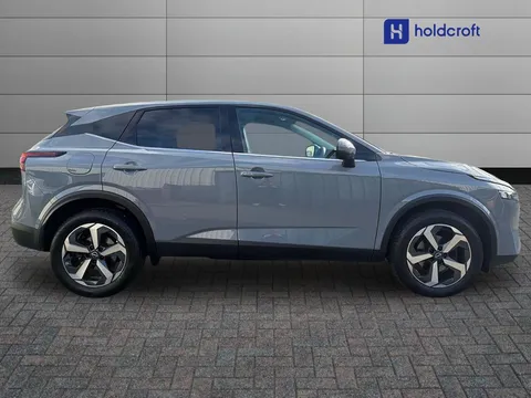 DN72XUD Nissan Qashqai 1.3 DiG-T MH 158 N-Connecta 5dr Xtronic Thumbnail #2