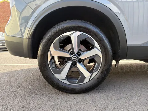 DN72XUD Nissan Qashqai 1.3 DiG-T MH 158 N-Connecta 5dr Xtronic Thumbnail #8