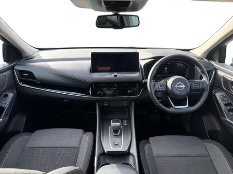 DN72XUD Nissan Qashqai 1.3 DiG-T MH 158 N-Connecta 5dr Xtronic Thumbnail #11