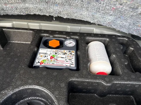 DN72XUD Nissan Qashqai 1.3 DiG-T MH 158 N-Connecta 5dr Xtronic Thumbnail #19