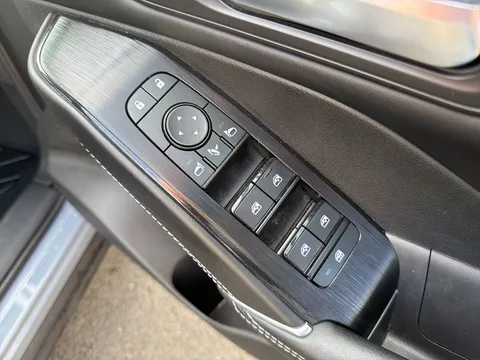 DN72XUD Nissan Qashqai 1.3 DiG-T MH 158 N-Connecta 5dr Xtronic Thumbnail #21