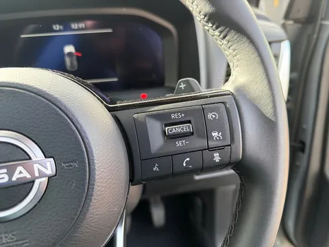 DN72XUD Nissan Qashqai 1.3 DiG-T MH 158 N-Connecta 5dr Xtronic Thumbnail #23