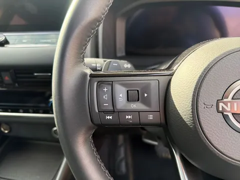 DN72XUD Nissan Qashqai 1.3 DiG-T MH 158 N-Connecta 5dr Xtronic Thumbnail #25