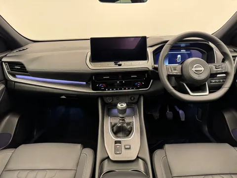 OW74DHV Nissan Qashqai 1.3 DiG-T MH Tekna 5dr Thumbnail #3