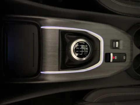 OW74DHV Nissan Qashqai 1.3 DiG-T MH Tekna 5dr Thumbnail #17