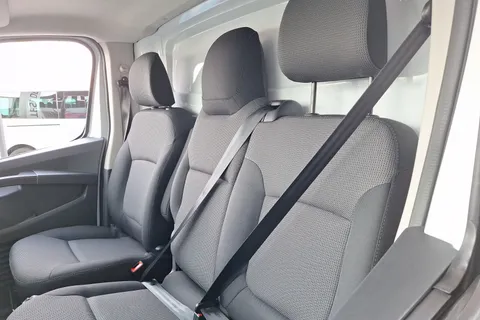 DL75WDE Renault Trafic SL30 Blue dCi 130 Advance [Safety] Van Thumbnail #10