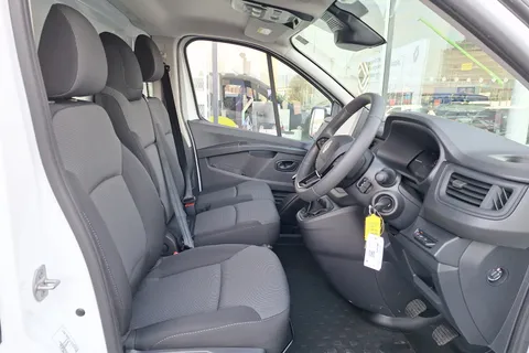 DL75WDE Renault Trafic SL30 Blue dCi 130 Advance [Safety] Van Thumbnail #16