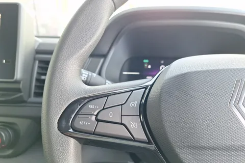 DL75WDE Renault Trafic SL30 Blue dCi 130 Advance [Safety] Van Thumbnail #26