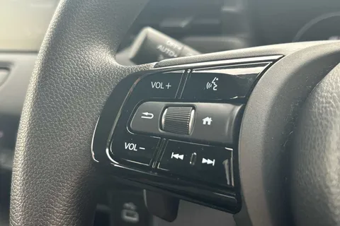LL22HXV Honda Hr-V 1.5 eHEV Elegance 5dr CVT Thumbnail #13