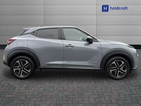 OW74ZKZ Nissan Juke 1.6 Hybrid N-Connecta 5dr Auto Thumbnail #3